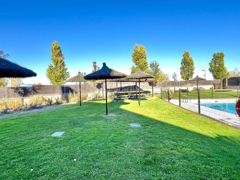 Foto 23e55f05-5e65-4ae4-9bbc-2fbd1dd1c793. Casa a schiera con parcheggio in Los Satélites-Roza Martín Majadahonda