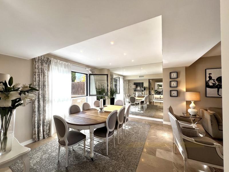 Foto 2910f2fb-e38c-43b8-a2ca-ead6a17e9a7d. Casa a schiera con parcheggio in Los Satélites-Roza Martín Majadahonda