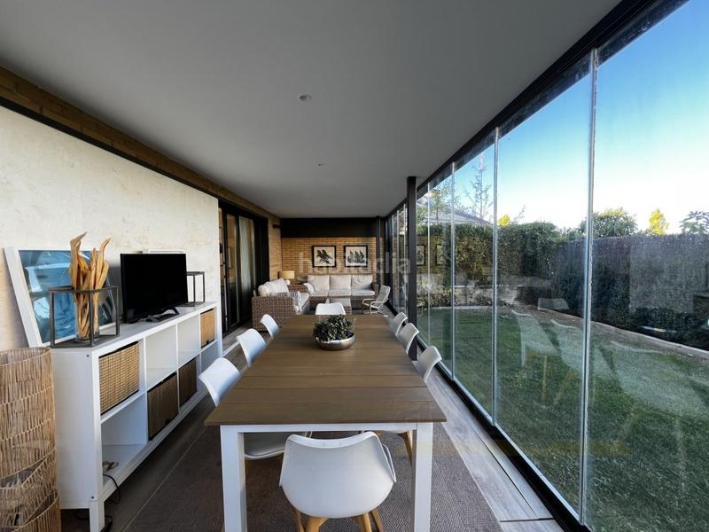 Foto 4e14c7b6-91a4-4e14-aeb4-67792b7ab54a. Casa a schiera con parcheggio in Los Satélites-Roza Martín Majadahonda