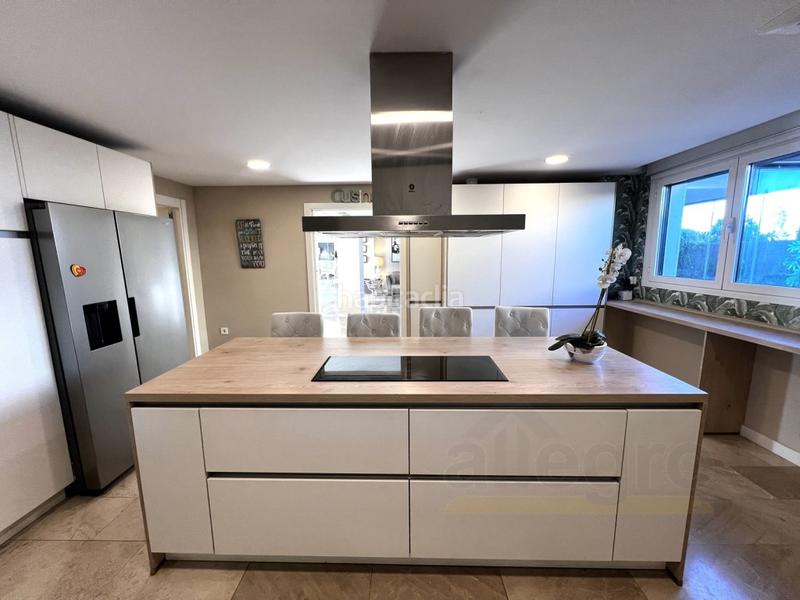 Foto 5399467c-479f-4ab3-ba4a-3eee68dcda58. Casa a schiera con parcheggio in Los Satélites-Roza Martín Majadahonda