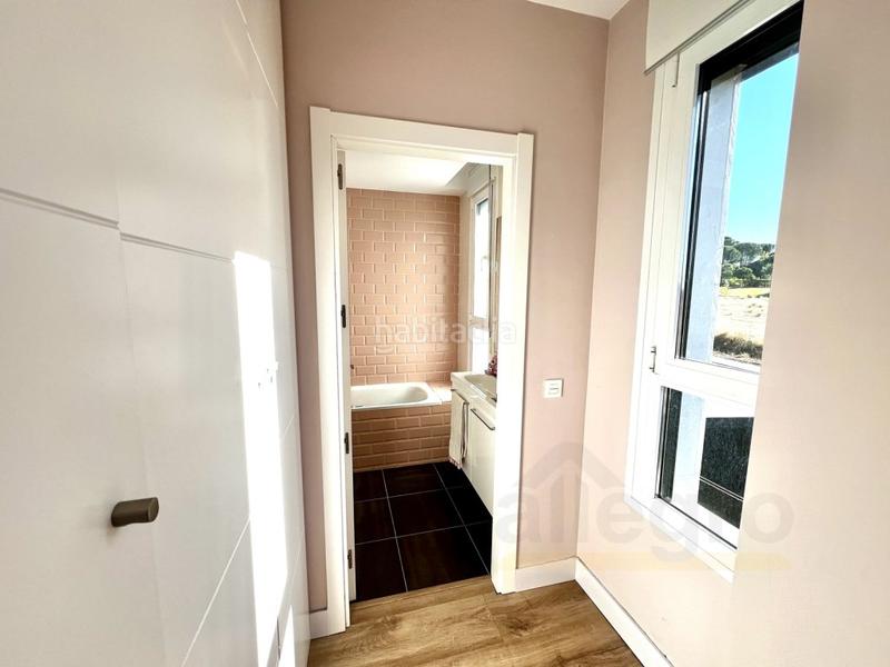 Foto 789b1132-bb33-4f35-8ede-307eb288ba57. Casa a schiera con parcheggio in Los Satélites-Roza Martín Majadahonda