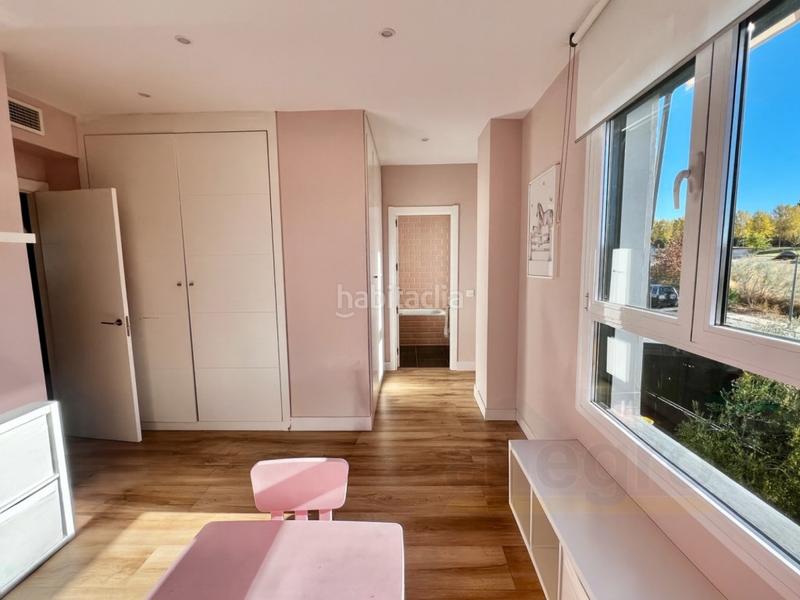 Foto 871e64b2-1236-48d0-9855-b974eeaed5c6. Casa a schiera con parcheggio in Los Satélites-Roza Martín Majadahonda