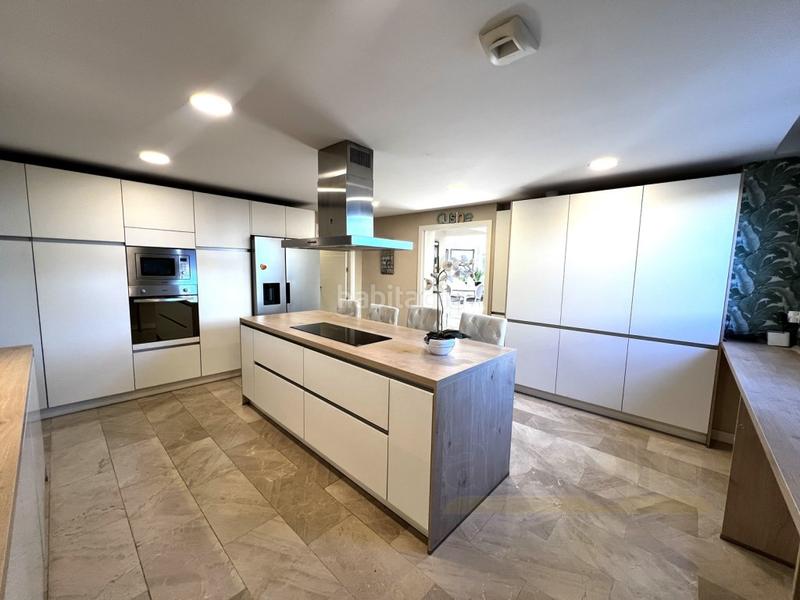 Foto 91435f2f-00ee-427f-8542-6f0938a438fb. Casa a schiera con parcheggio in Los Satélites-Roza Martín Majadahonda