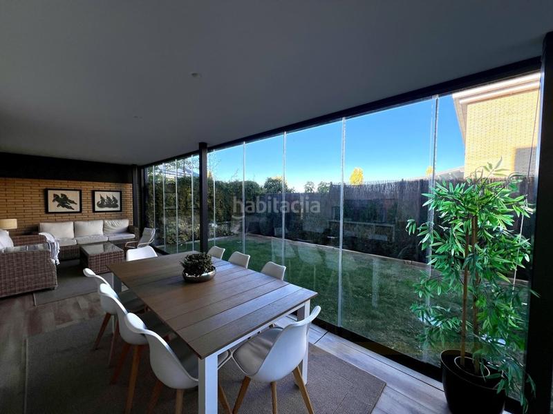 Foto a8830ba9-b4d9-40f8-9c42-086199333c9b. Casa a schiera con parcheggio in Los Satélites-Roza Martín Majadahonda