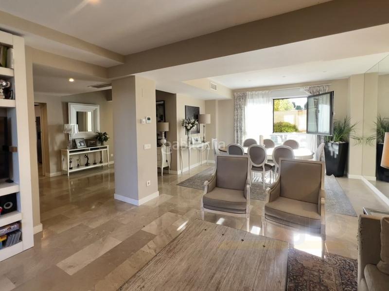 Foto bc6d201a-4abe-43bb-bbc5-f420020f3e90. Casa a schiera con parcheggio in Los Satélites-Roza Martín Majadahonda