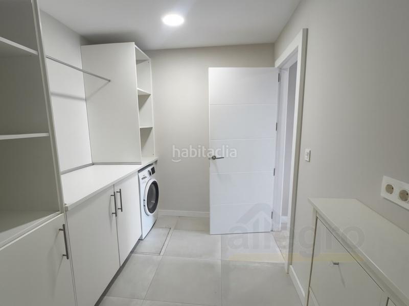Foto f5678c80-ccc6-440d-9157-5385773b4504. Casa a schiera con parcheggio in Los Satélites-Roza Martín Majadahonda