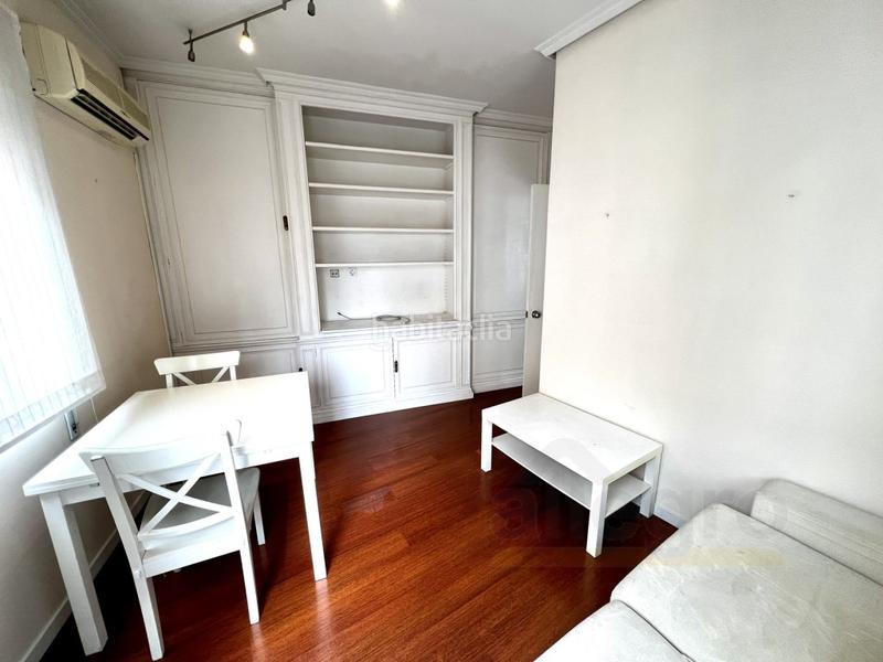 Foto c5cf4aa1-377b-4fc1-93a4-ec5525809b34. Alquiler piso  exterior de tres habitaciones en zona fuente del berro en Madrid