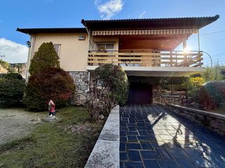 Chalet in Collado Mediano. Exclusivo chalet independiente con vistas a la sierra y parcela