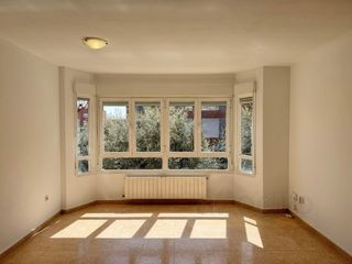 Flat in Cuevas-Ilustración. Excelente oportunidad de piso de 3 habitaciones en ciempozuelos,