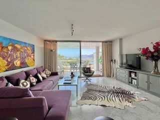 Etagenwohnung in Marina Botafoc-Talamanca. Exclusivo piso con vistas al mar en marina ibiza