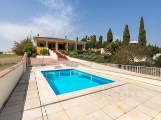 Xalet a Aljomahima - Ermita. Chalet independiente con piscina y vida en una planta, con vista