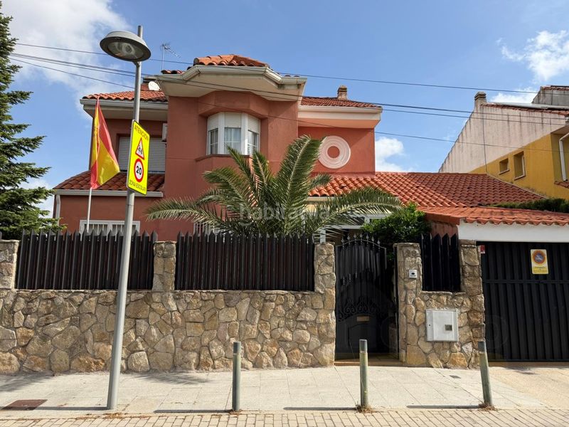 Foto 5e8b5e4c-e0e8-490f-9648-d0b3703bc9f3. Xalet amb aparcament a Moraleja de Enmedio
