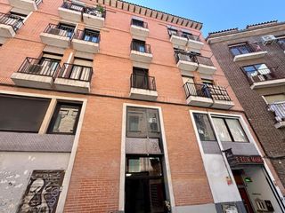 Miete Etagenwohnung  Calle fray jose cerdeiriña. Luminoso piso semireformado y con balcon en calle muy tranquila