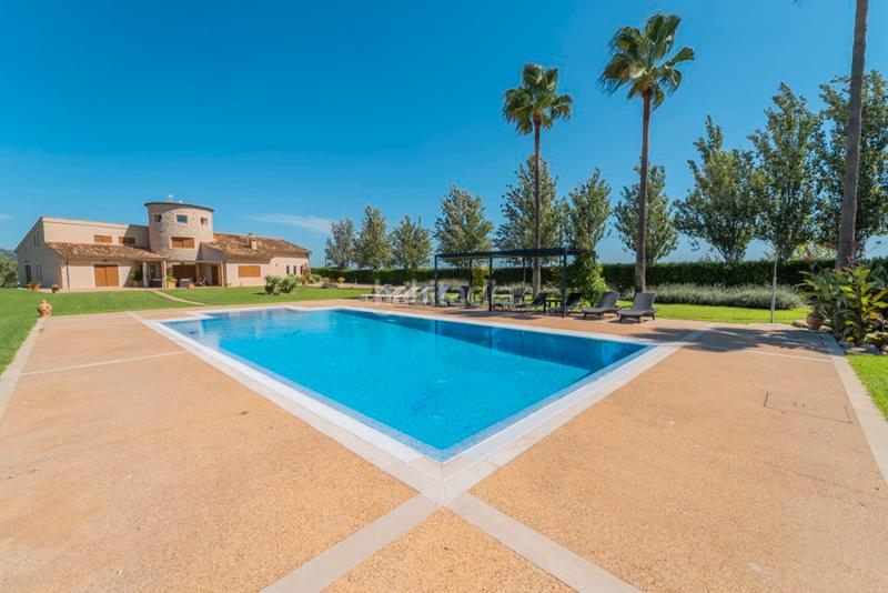 Foto fe8ac998-9168-410c-89e4-596fc8c1e346. Chalet mit heizung parking pool in Búger