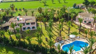 Masia a Ciutat d´Alcúdia. Magnífica villa mediterránea en venta en la exclusiva zona de ma