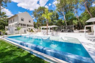 Xalet a Sa Pobla. Villa de lujo con zona de spa en la urbanización de son toni en