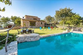 Country house in Zona Periurbana. Finca rústica con licencia de alquiler en venta en inca, mallorc