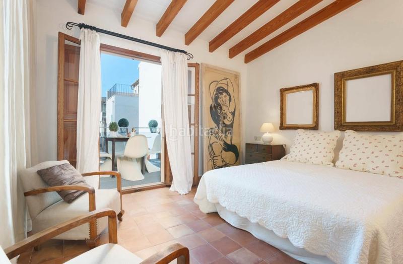 Foto 198d5d09-0083-4ee5-b168-be93760a9bd2. Masía casa adosada de lujo en el corazón histórico en venta en Pollença