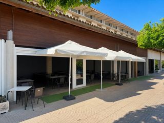 Geschäftsraum in Port d´Alcúdia-Platja dÁlcúdia. Local en venta en puerto de alcudia, mallorca.