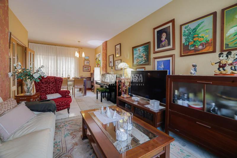 Foto 2c4bb048-594f-4226-b2f4-3938e2fc2998. Casa pareada casa en venta en Mas Rampinyo - Montcada Nova - Carrerada Montcada i Reixac