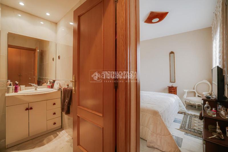 Foto aedf6595-afbb-4f09-92a7-10445a4df3d1. Casa pareada casa en venta en Mas Rampinyo - Montcada Nova - Carrerada Montcada i Reixac