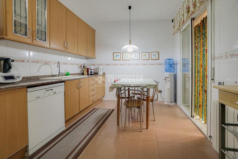 Foto f1ffdca8-fb27-485f-8f79-0808f0abdb3b. Casa pareada casa en venta en Mas Rampinyo - Montcada Nova - Carrerada Montcada i Reixac