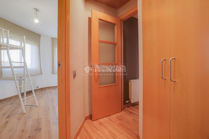 Foto 4693d082-1e73-4dc0-8fd2-3a76bd995047. Appartement avec parking dans Col·legis Nous Mollet del Vallès