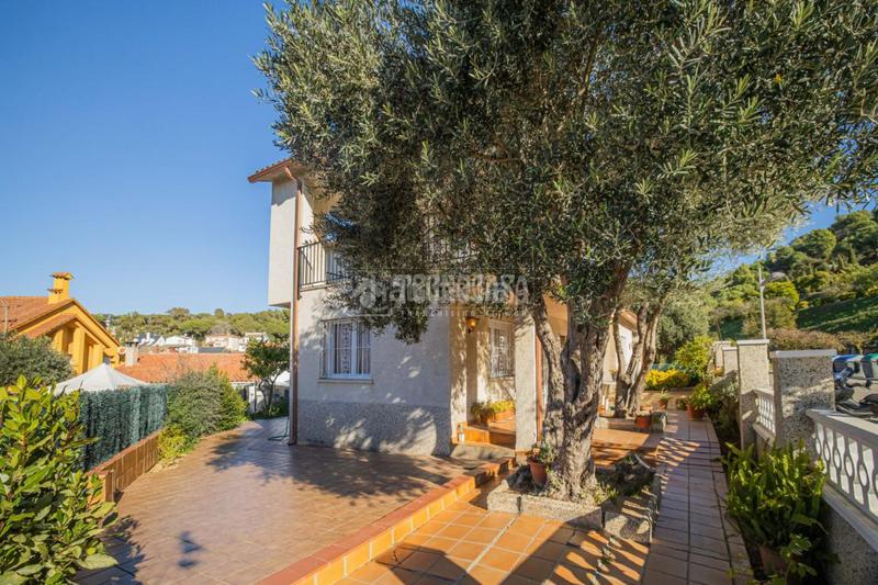 Foto 8ca8bb45-cd17-4892-8f41-0489dc1d6539. Maison avec chauffage parking dans Sant Fost de Campsentelles