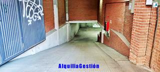 Parking coche  Avenida de guadalajara. Plaza de garaje para coche pequeño