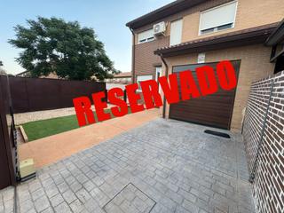 Casa aparellada a Alovera. Unifamiliar pareado totalmente reformado
