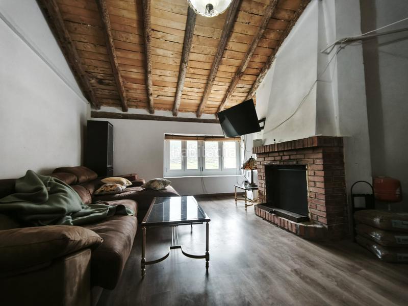 Foto 14633185-bbea-4487-ae7e-4ef546f7ed2c. Casa adossada amb xemeneia calefacció a Utande