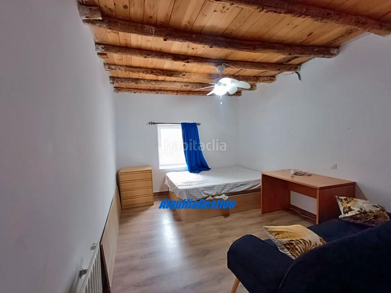 Foto 62618c6e-85fa-4b0f-ab4c-331e1073f7cc. Casa adossada amb xemeneia calefacció a Utande