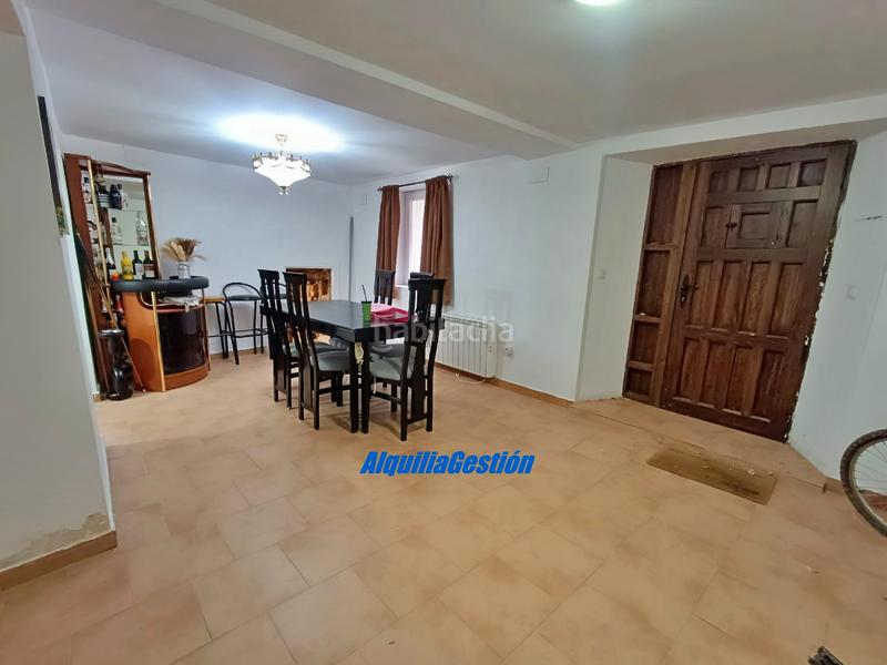 Foto 6582a574-7250-4a75-804f-c429bf858994. Casa adossada amb xemeneia calefacció a Utande