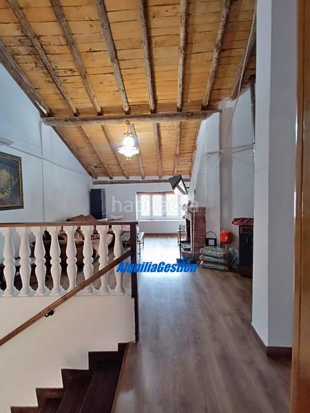 Foto bad5ad75-a5dc-4e92-a62f-2bb3acc86711. Casa adossada amb xemeneia calefacció a Utande