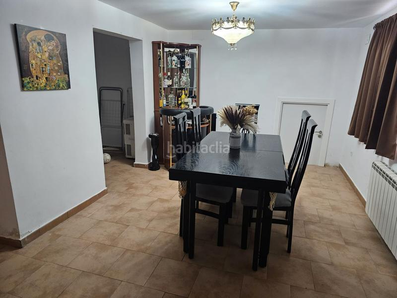 Foto e36859aa-b966-4ffb-92ab-b21cb1ef8569. Casa adossada amb xemeneia calefacció a Utande