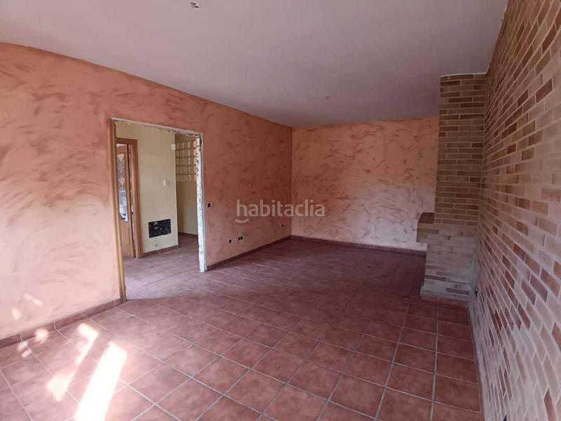 Foto a0d8999e-98ba-47f8-9867-81e88bfa39d6. Chalet mit kamin parking in Tórtola de Henares