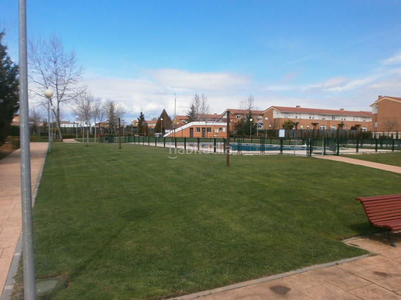 Foto 1353a528-89c6-4f78-ae6b-954978f77707. Maison jumelée avec parking piscine dans Alovera