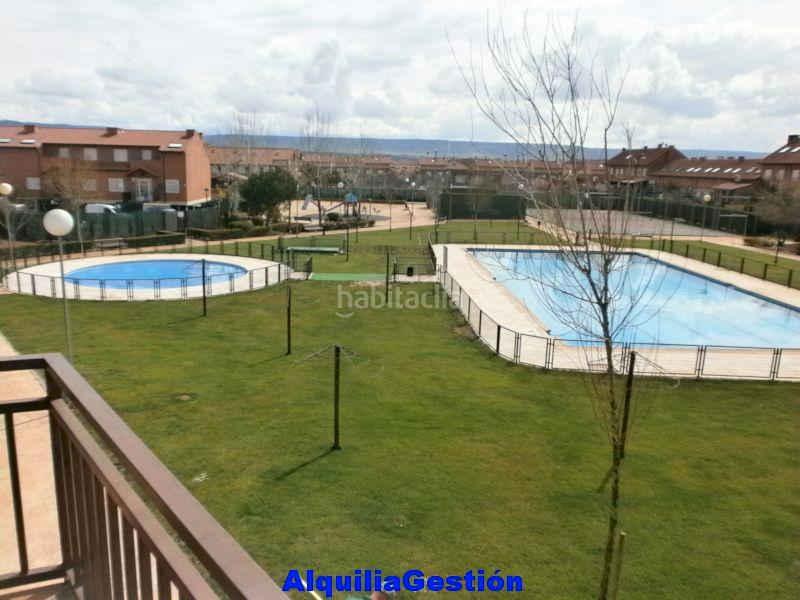 Foto 39f8a898-ecb2-4f2c-8455-4fc87947c1d2. Maison jumelée avec parking piscine dans Alovera