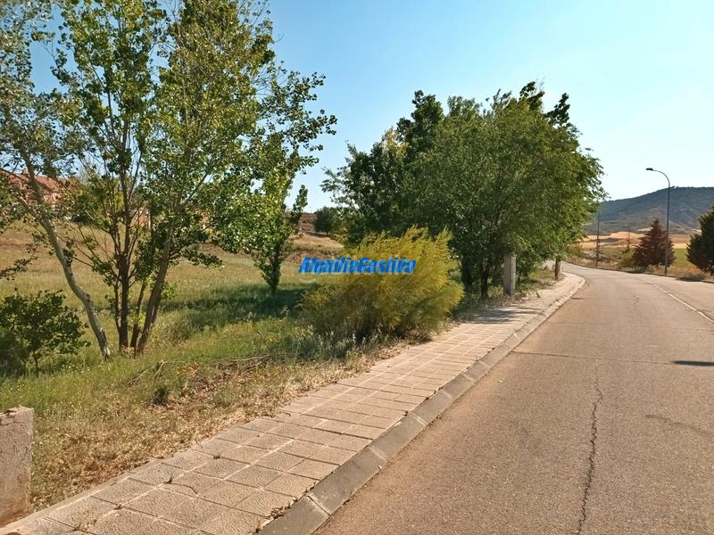Foto d8325089-e043-4c42-9f1a-3f34ca8f5ecc. Terreny residencial a Tórtola de Henares