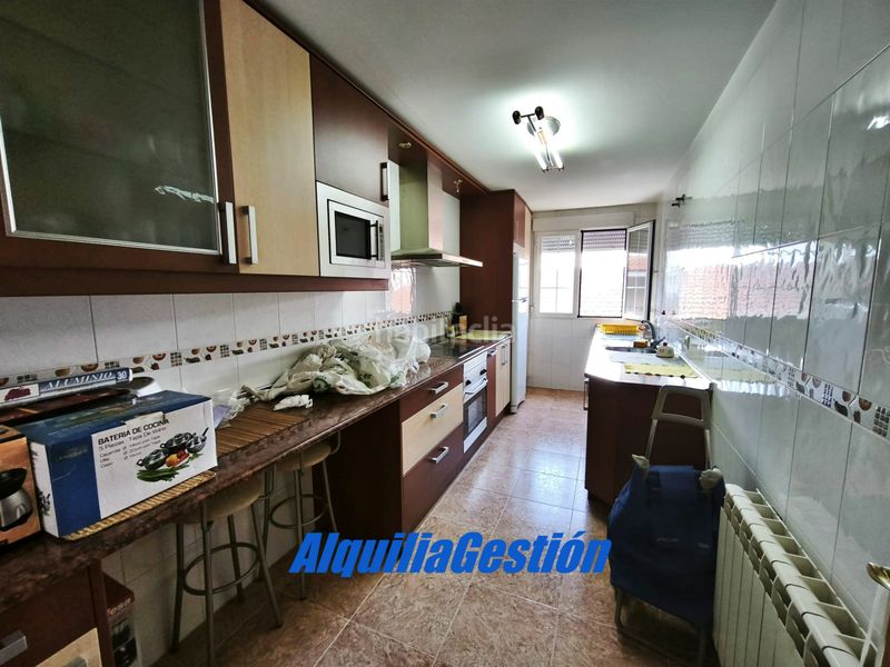 Foto 8cabe01f-1975-4739-b659-33b3779ce53d. Piso duplex en el centro en Alovera
