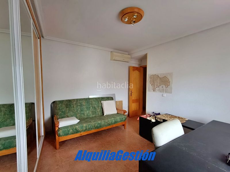 Foto d85b2fb7-4a94-41aa-a608-24c10b22eef2. Pis a calle cañada real 1 a Alovera