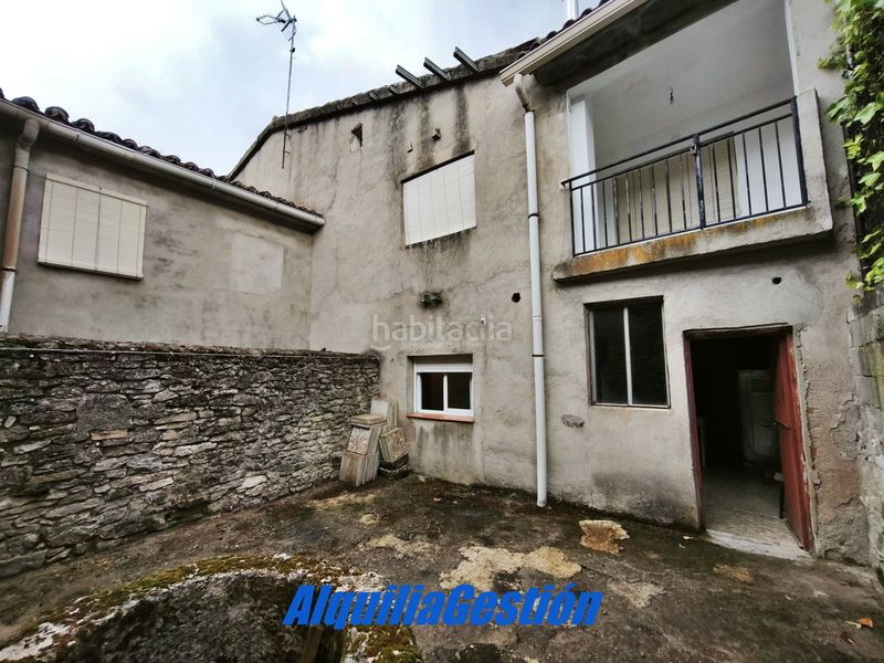Foto 0b6d0e64-2faa-4a91-84fa-0a8e16f720a5. Casa adossada amb xemeneia calefacció a Tamajón