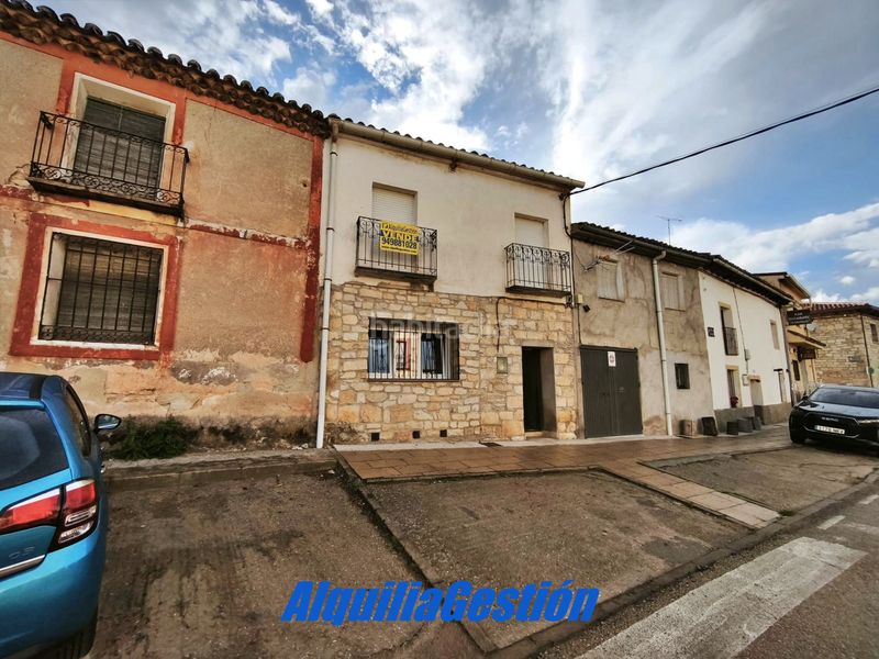 Foto 1c59e8cd-cd90-4a2a-82bf-9c446ca8a6a4. Casa adossada amb xemeneia calefacció a Tamajón