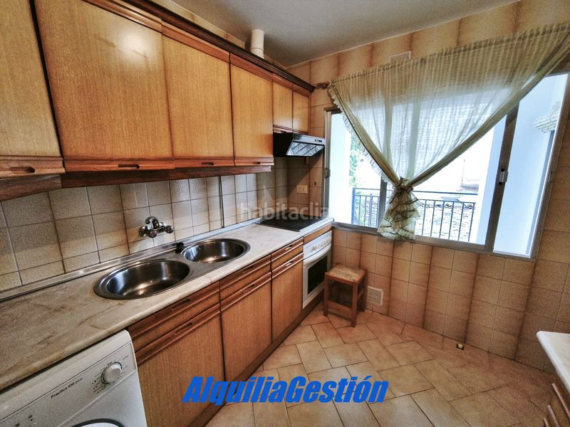 Foto 78eb97f1-4d6c-4282-8883-94fb3e86e23a. Casa adossada amb xemeneia calefacció a Tamajón