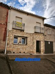 Semi detached house in Tamajón. Bonita casa lista para entrar a vivir