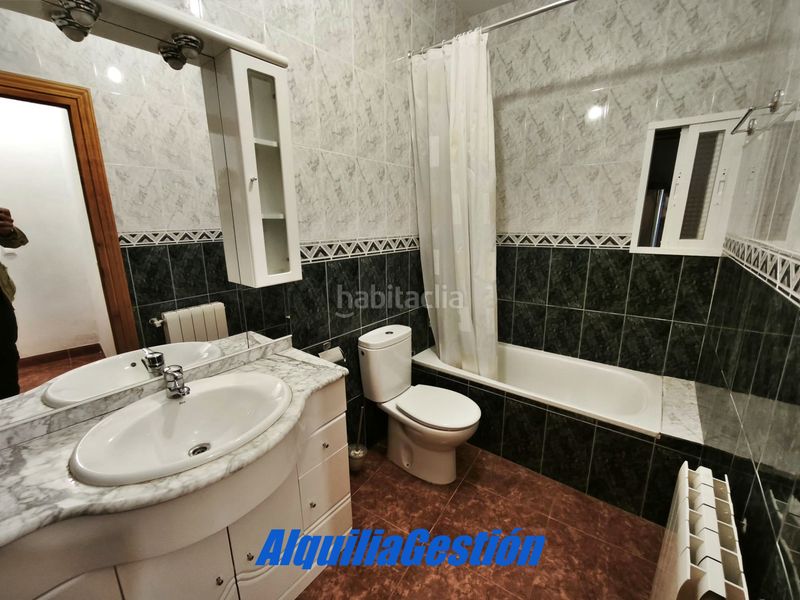 Foto f401a46a-3d69-46b8-add8-246f5b034197. Casa adossada amb xemeneia calefacció a Tamajón
