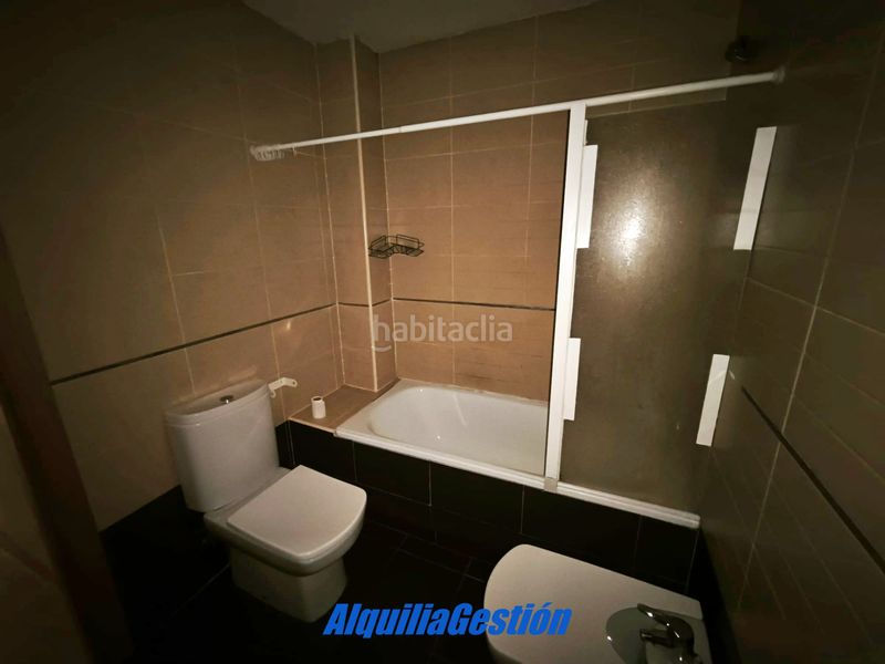 Foto fecd5a90-5c24-4c7a-a751-7672bc8ab4d2. Pis amb calefacció aparcament a Alovera