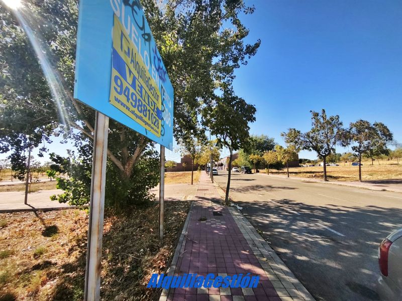 Foto fec8c51d-e928-41ef-b255-e86c96985ba9. Terreny residencial a Horche