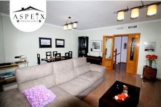 Maison à Novelda. Se vende bungalow en novelda