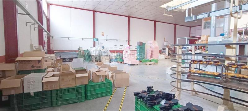 Foto 26a10863-e6c3-4a59-9820-c29354ecbd0d. Nau industrial a Monòver